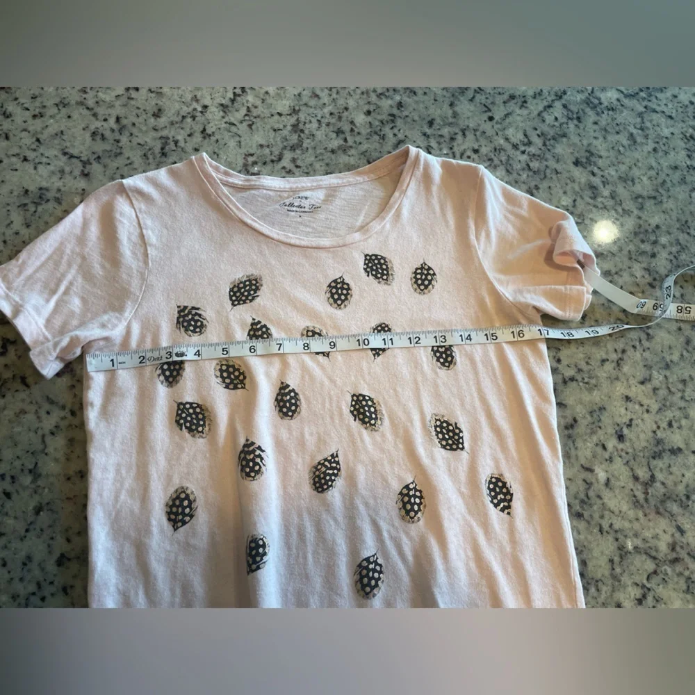 Women’s J.Crew, feather print 100% cotton collectors T-shirt size small